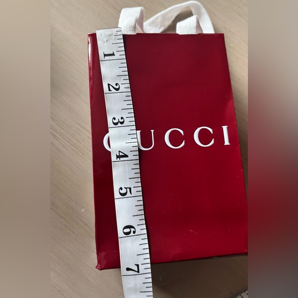 Gucci Burgundy Gift Bag with White Handle - Picture 5 of 5